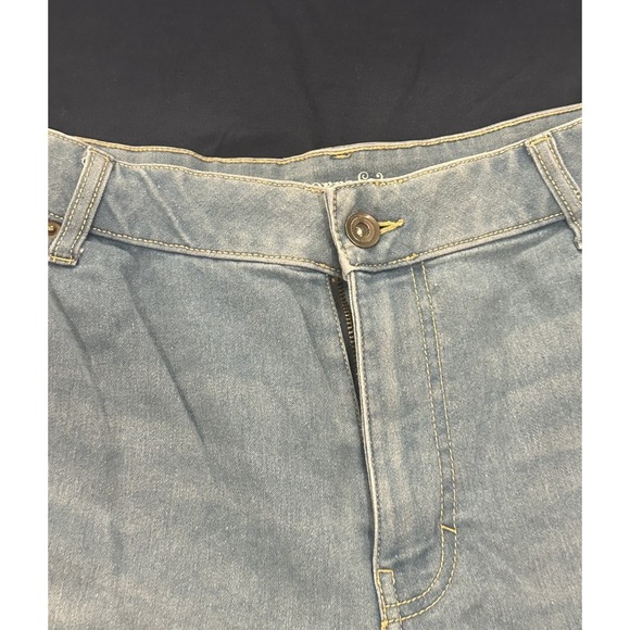 Terra & Sky Womens Light Wash Denim Jean Shorts Plus Size 5 Inch Inseam - Picture 12 of 12